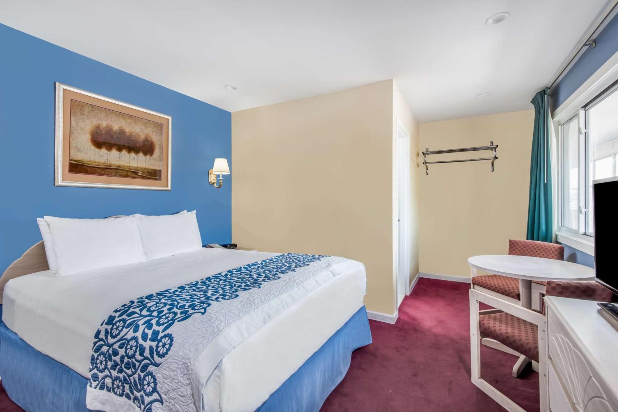 Days Inn By Wyndham Hicksville Long Island Εξωτερικό φωτογραφία