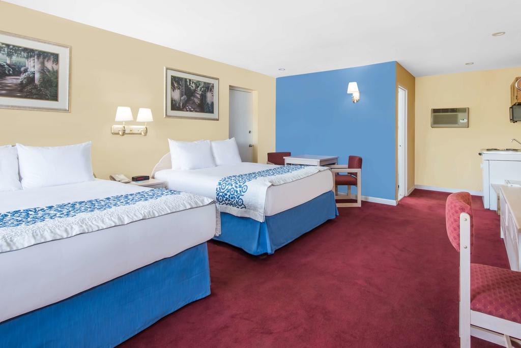 Days Inn By Wyndham Hicksville Long Island Εξωτερικό φωτογραφία